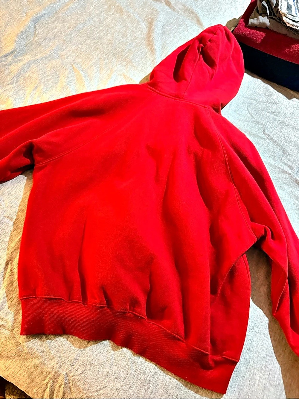 Aritzia mega fit  Pullover Hoodie flashing Red